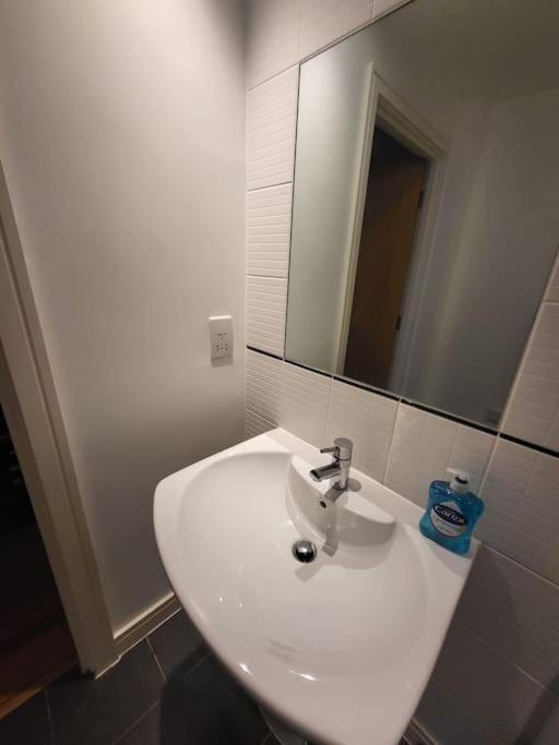 Awesome 1 Bedroom Apartment Manchester Extérieur photo